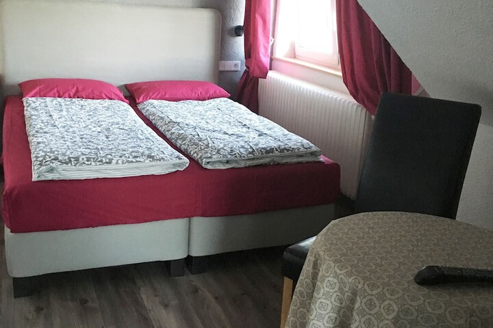 Room 3 of 59