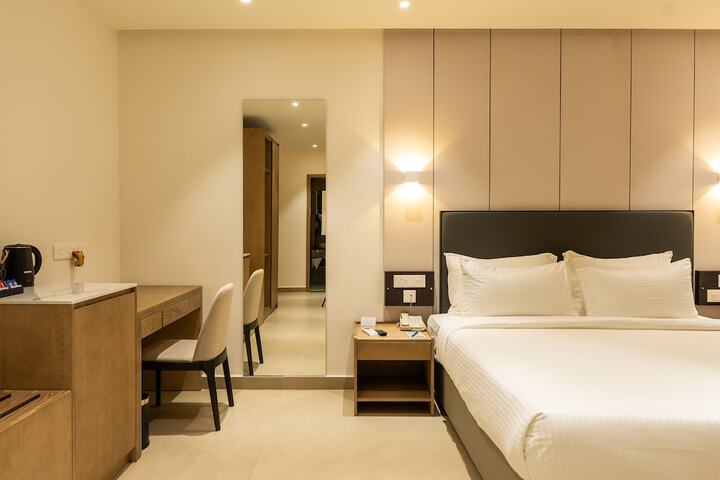 Room 10 of 34