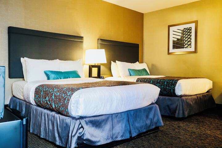 Double Deluxe Queen Bed (8 of 8)