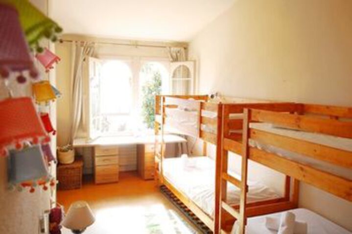 Room 12 of 32