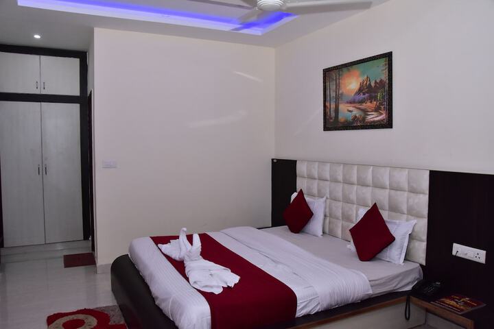 Room 10 of 63