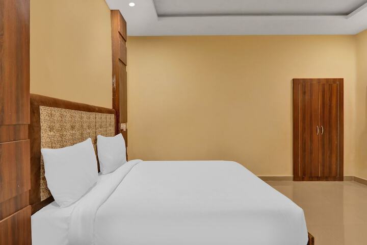 Room 9 of 15