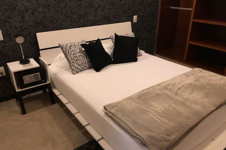 Room 2 of 23