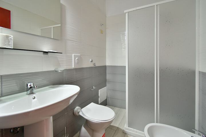 Room 4 of 29