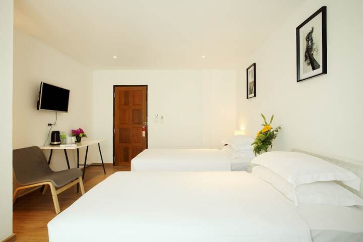 Room 16 of 48
