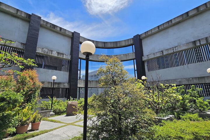 Hotel Exterior 49 of 56