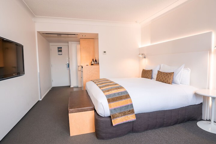 Room 12 of 42