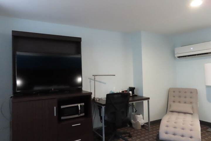 Room 28 of 75