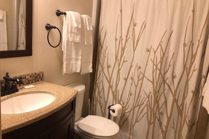 Room 12 of 16