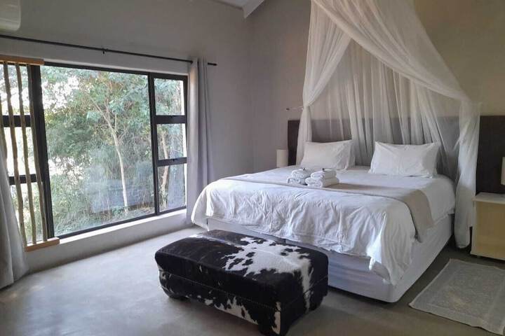 Room 42 of 108