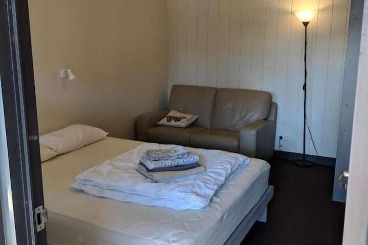 Room 17 of 39
