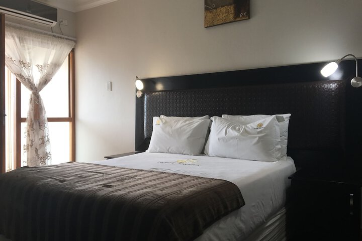 Room 6 of 30