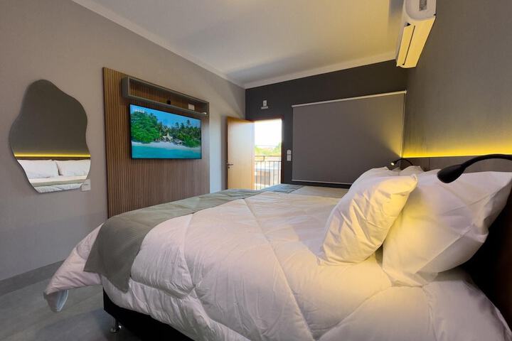 Room 5 of 33