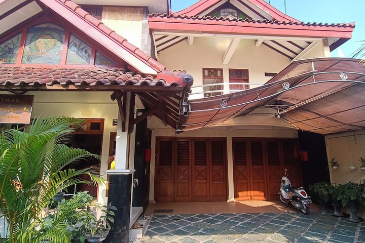 SPOT ON 93376 Roemah Ambarrukma 185 Syariah