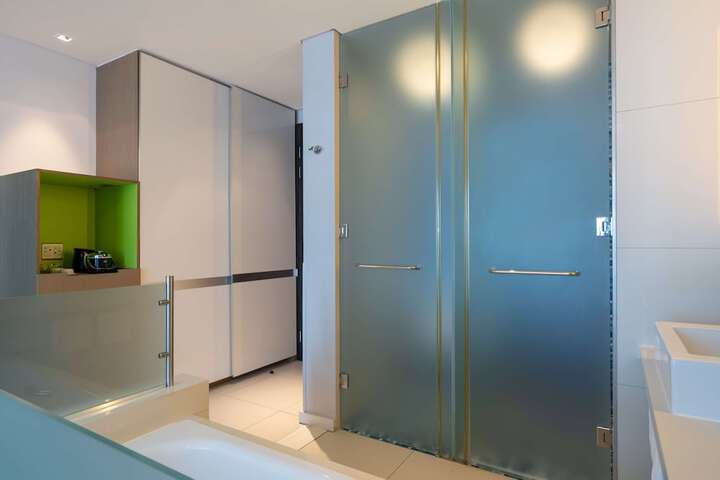 Room 115 of 309