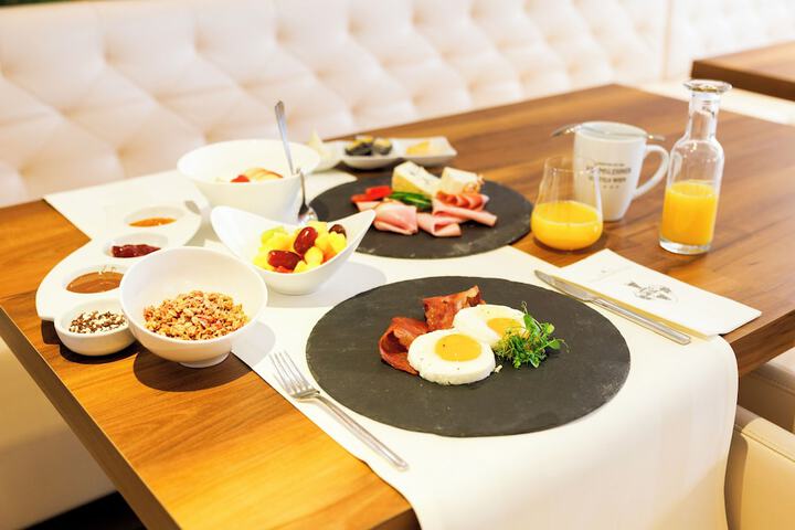 Breakfast/Coffee Service 51 of 61