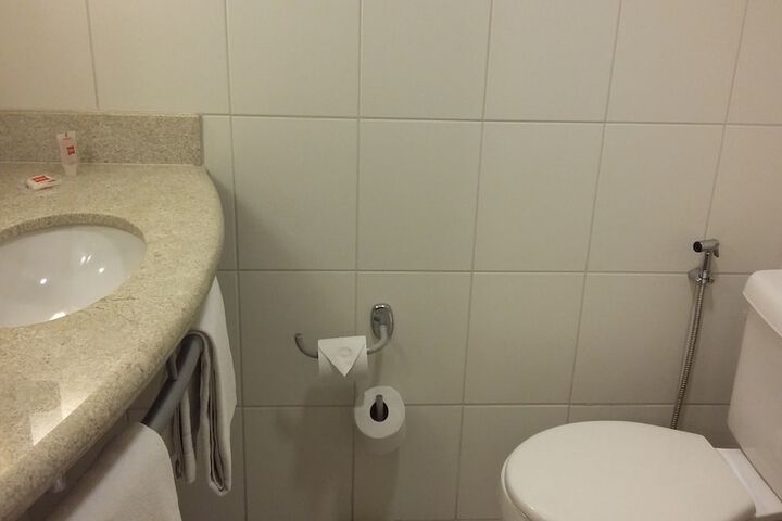 Room 2 of 96