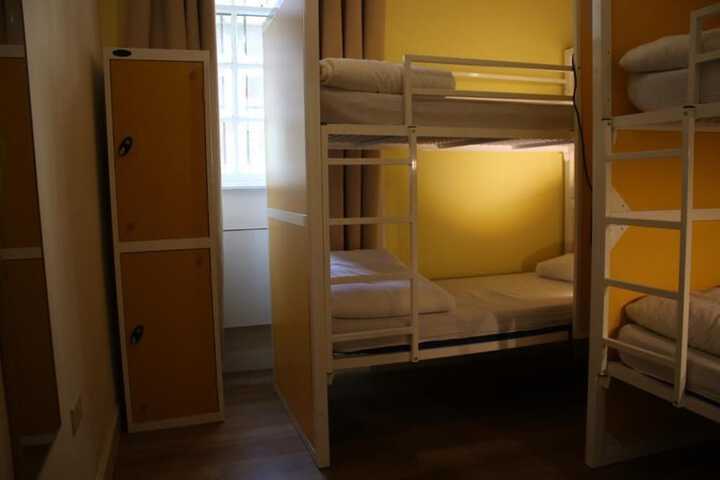 Room 42 of 76