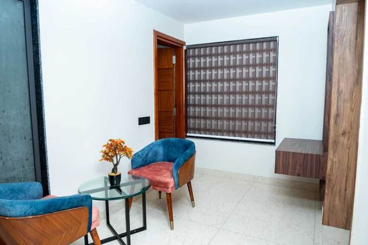 Room 4 of 41