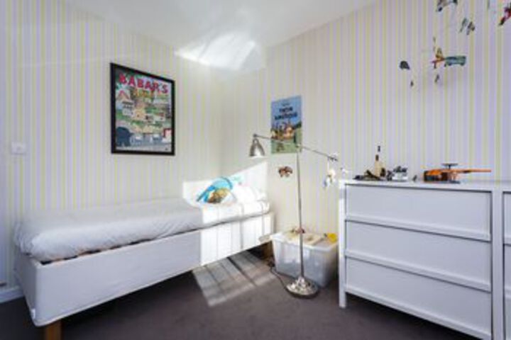 Room 10 of 14