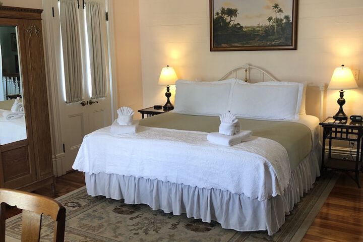 Room 10 of 60