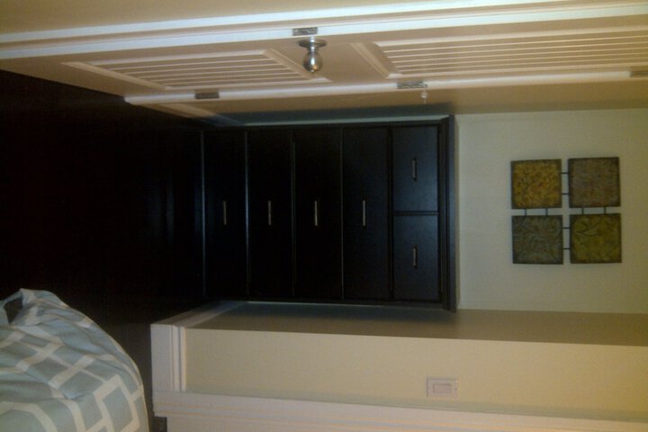 Room 4 of 100