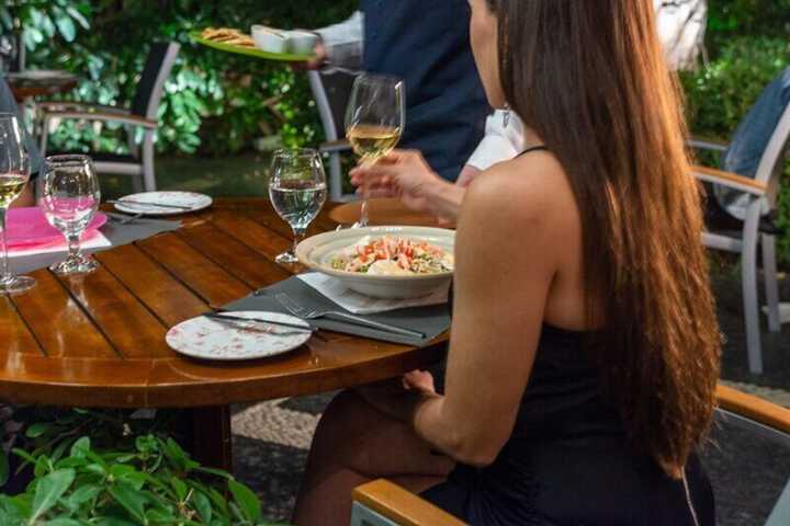 Dining 88 of 100