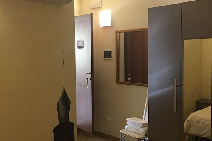 Room 14 of 42