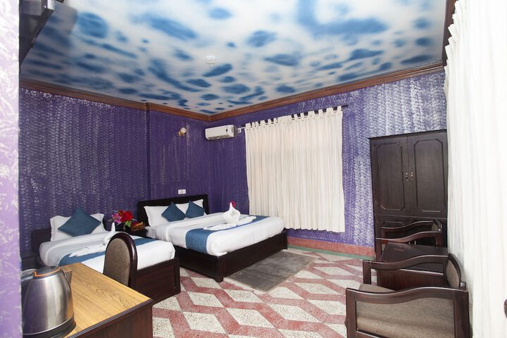 Room 32 of 94