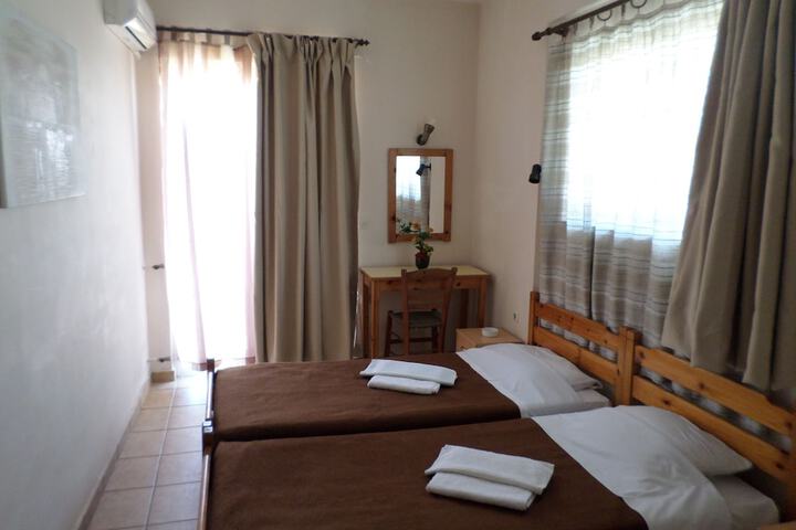 Room 9 of 43