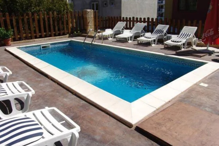 Pool 14 of 19