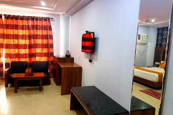 Room 13 of 89