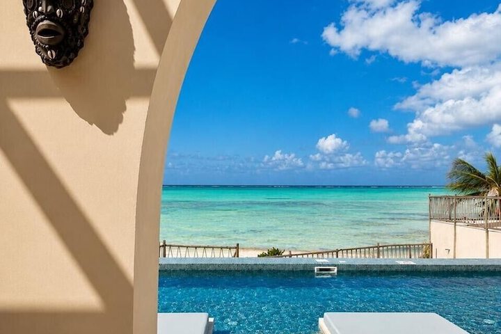 Joud by the sea