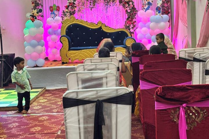 Ballroom/Hall 34 of 37