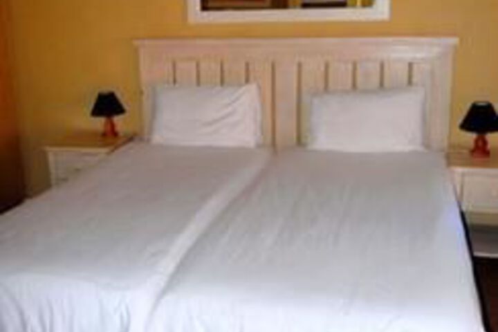 Room 7 of 10