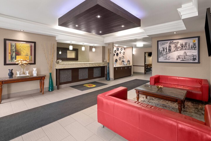 Entrance & Lobby