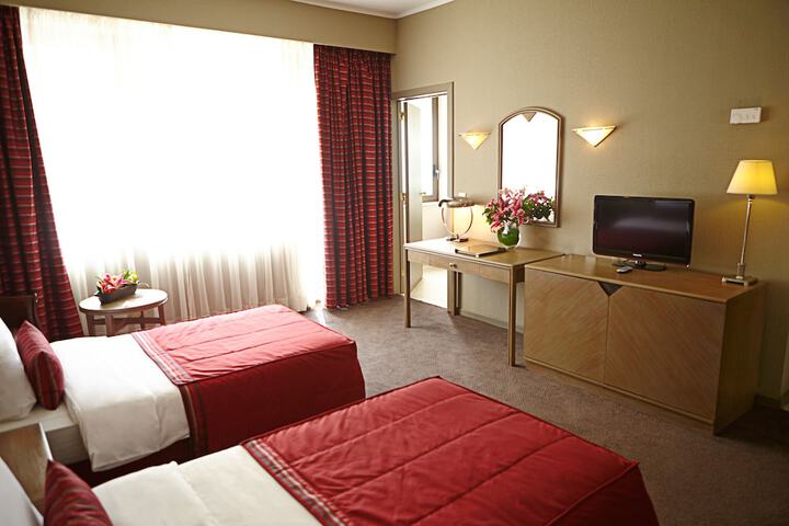 Room 6 of 87