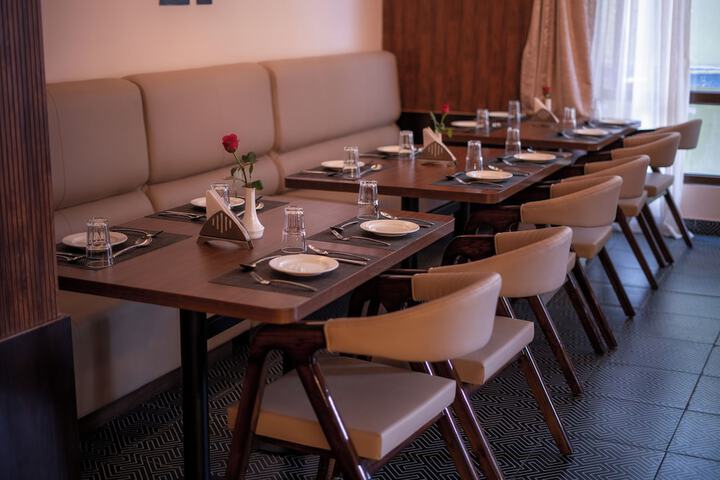 Dining 36 of 41