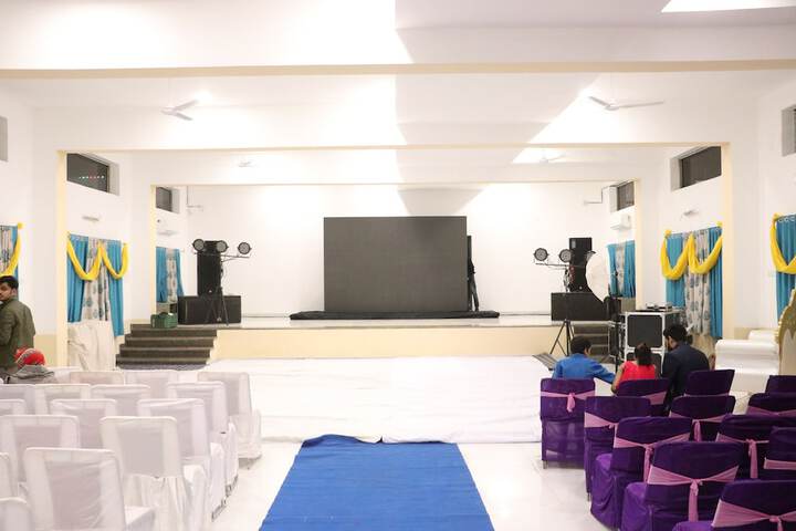 Ballroom/Hall 46 of 77