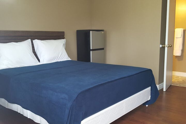 Room 6 of 28