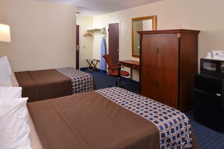 2 Double Beds Balcony (4 of 5)