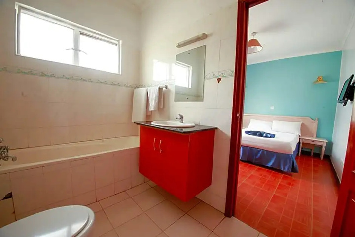 Room 7 of 10