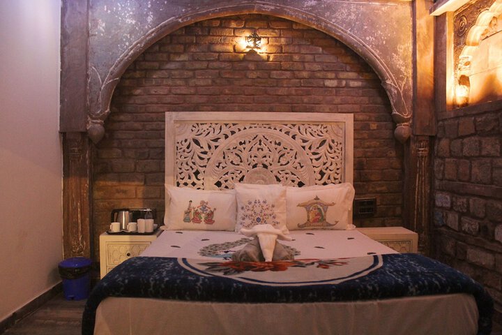 Room 48 of 90