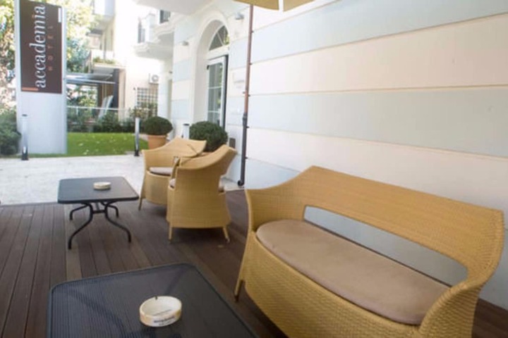 Terrace/Patio 36 of 37