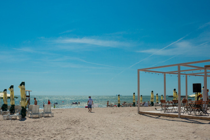 Beach 4 of 7