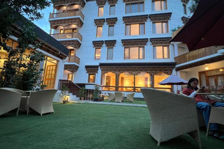 General 4 of 41