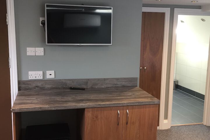 Room 73 of 283