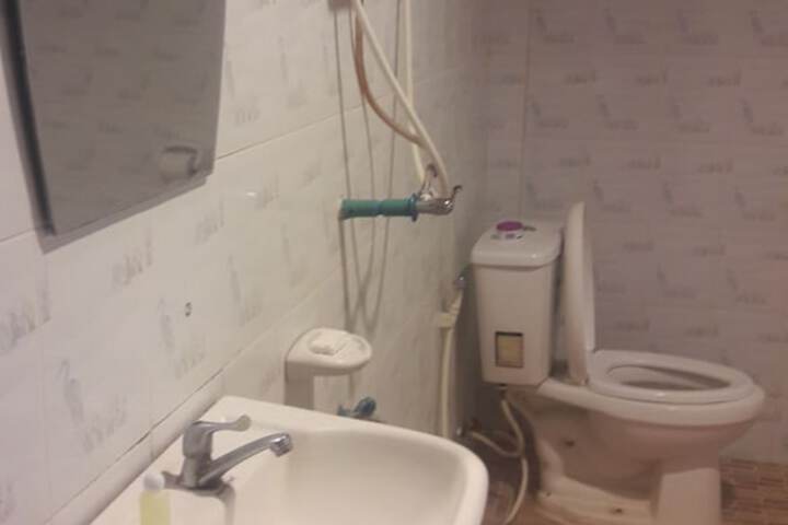 Room 13 of 27