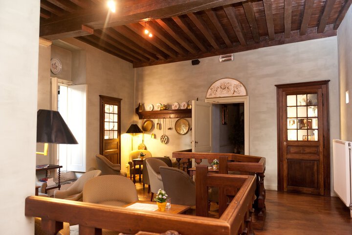 Guest Lobby
