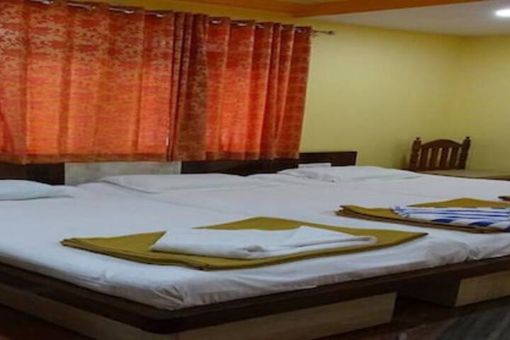 Room 12 of 26